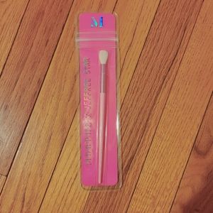 Morphe x Jeffree star JS5 crease kween eye brush